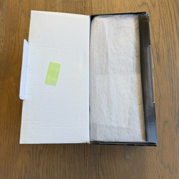 NWT J.Crew Edie Leather Loafer (Style No. G1812) - Picture 3 of 9